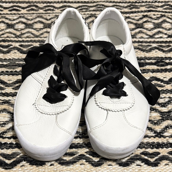 Vans White Sneakers with Black Checkered Detail - Picture 1 of 4